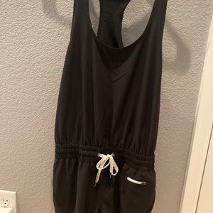 Vuori womens clementine romper - black size S